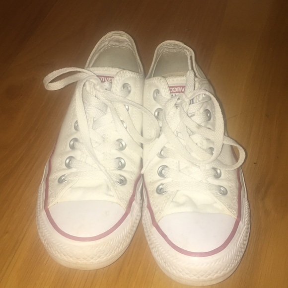 white low top converse - Picture 3 of 3